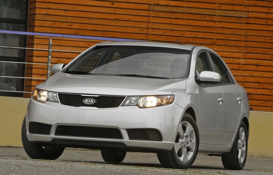  Kia Forte 2009 года  (фото 71 из 128)